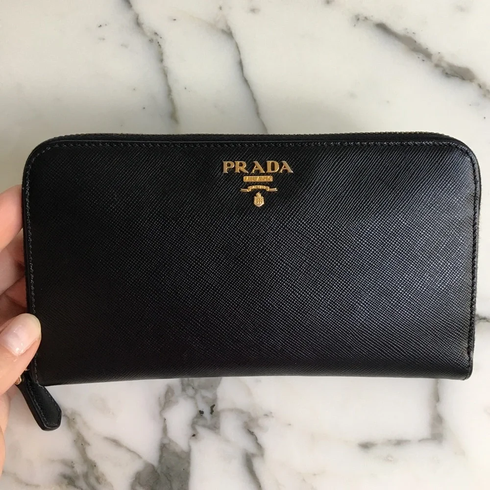 • Prada • Saffiano metal oro zip around wallet - Picture 4 of 8